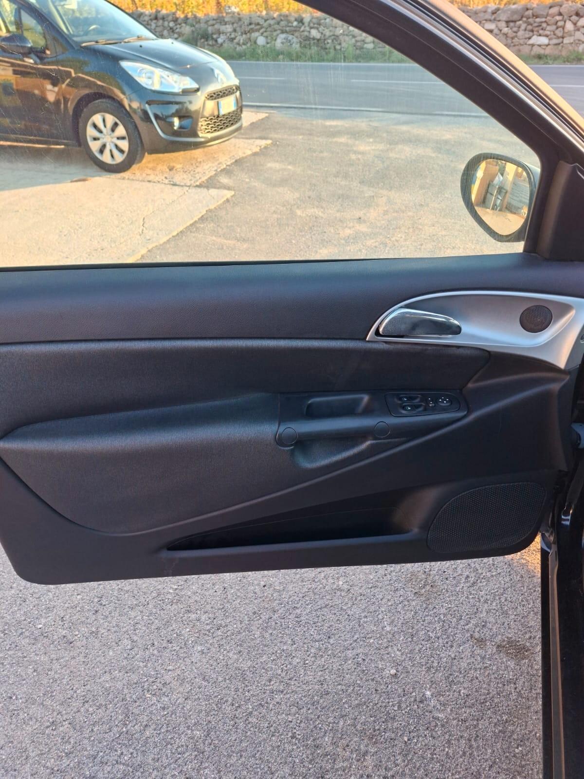 Lancia Ypsilon 1.4 Platino Ecochic GPL