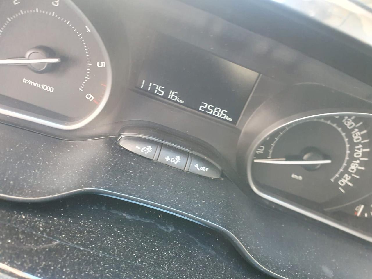 Peugeot 208 BlueHDi 75 5 porte Allure anno 2017 km118000