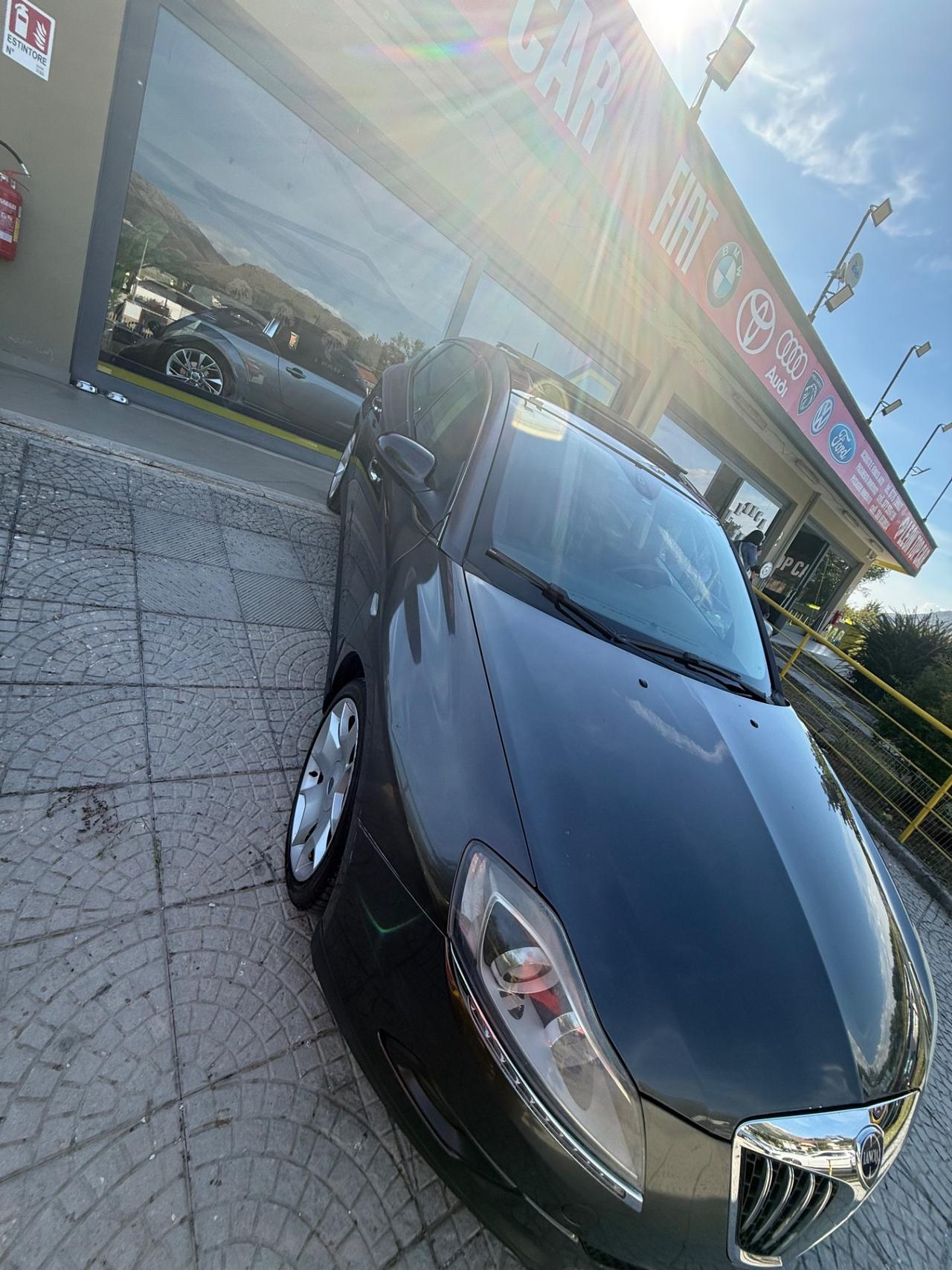 Lancia Delta 1.9 MJT Twinturbo DPF Platino tetto apribile full