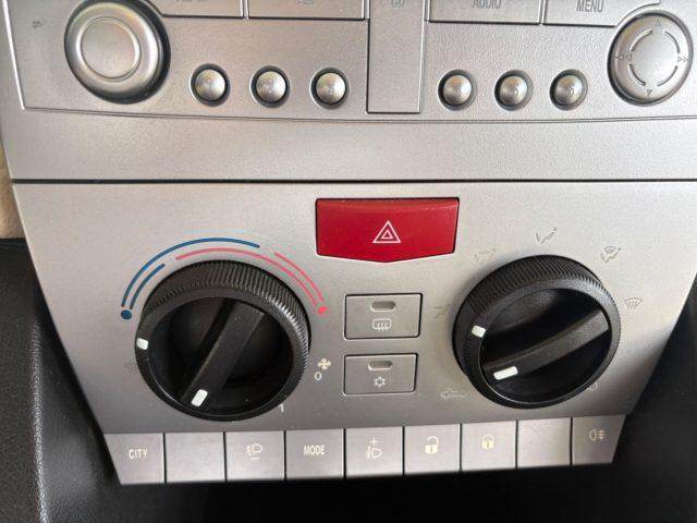 LANCIA Ypsilon 1.2 69 CV Platino OK NEOP INTERNI IN PELLE