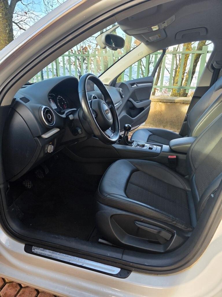 Audi A3 SPB 1.6 TDI clean diesel Ambition