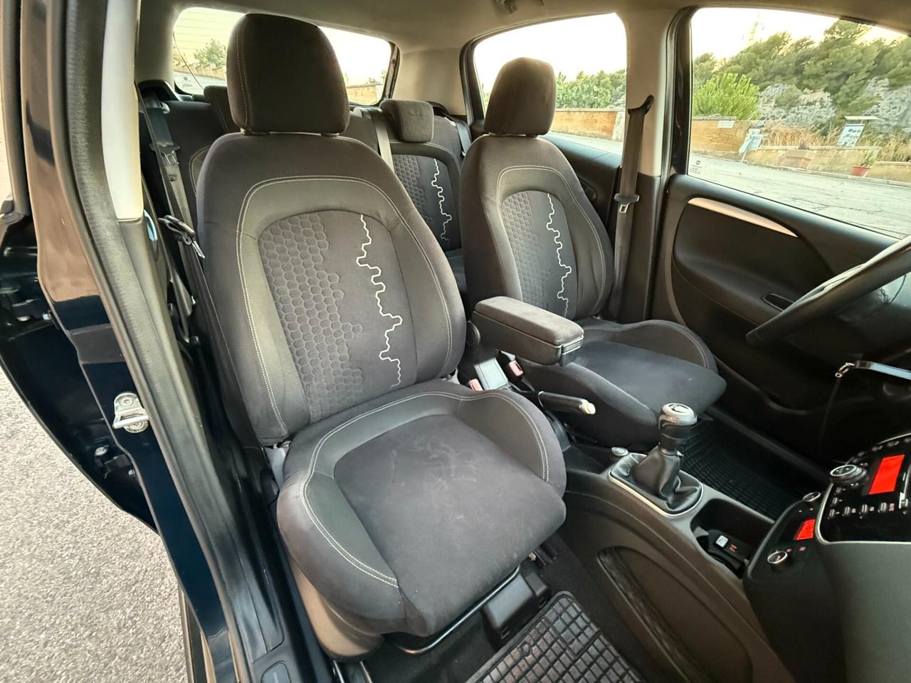 Fiat Punto LOUNGE/1.3 MJT 75 CV/SOLO 129000 KM