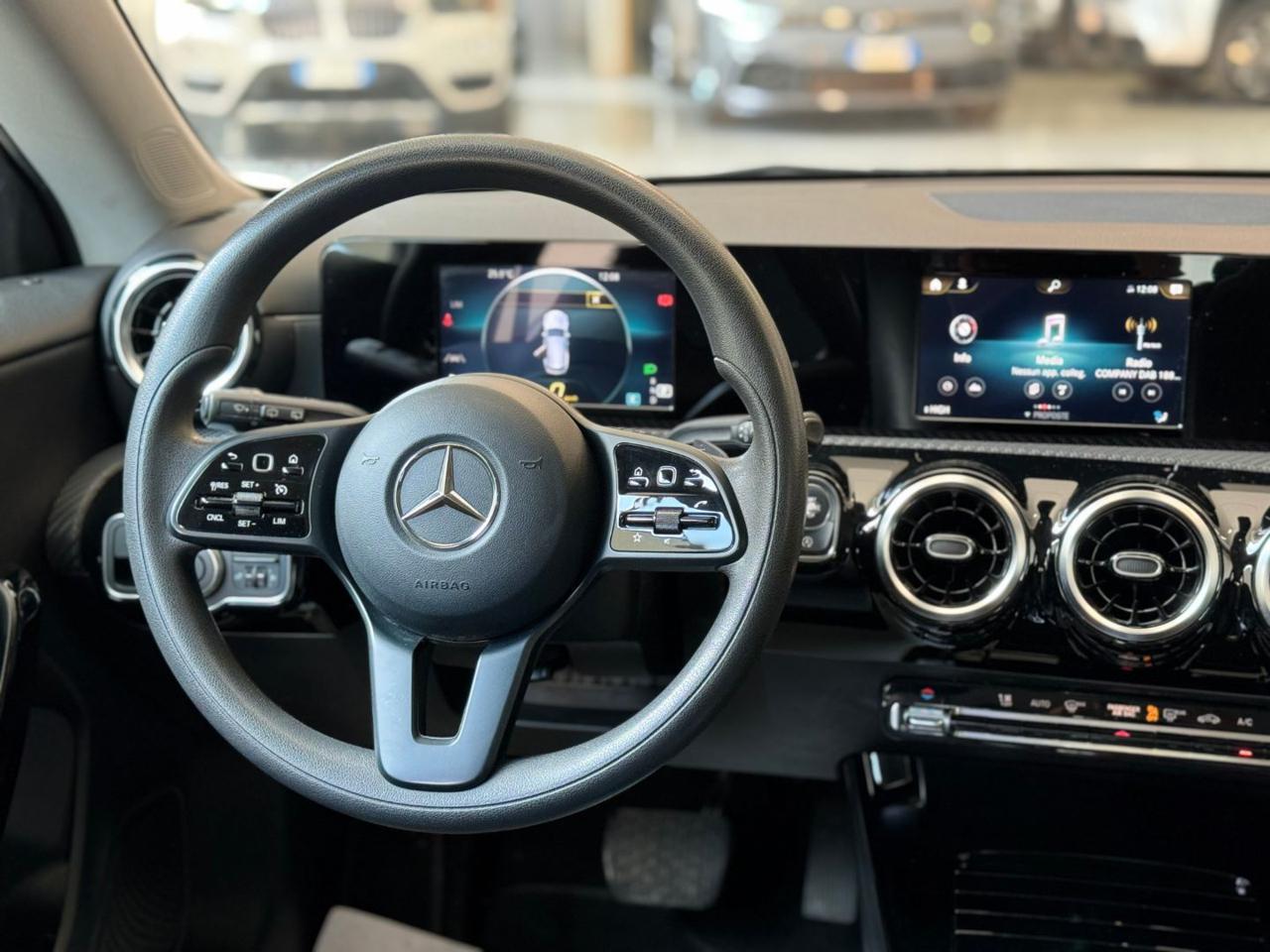 MERCEDES-BENZ CLA 180 d Automatic Shooting Brake Business Extra