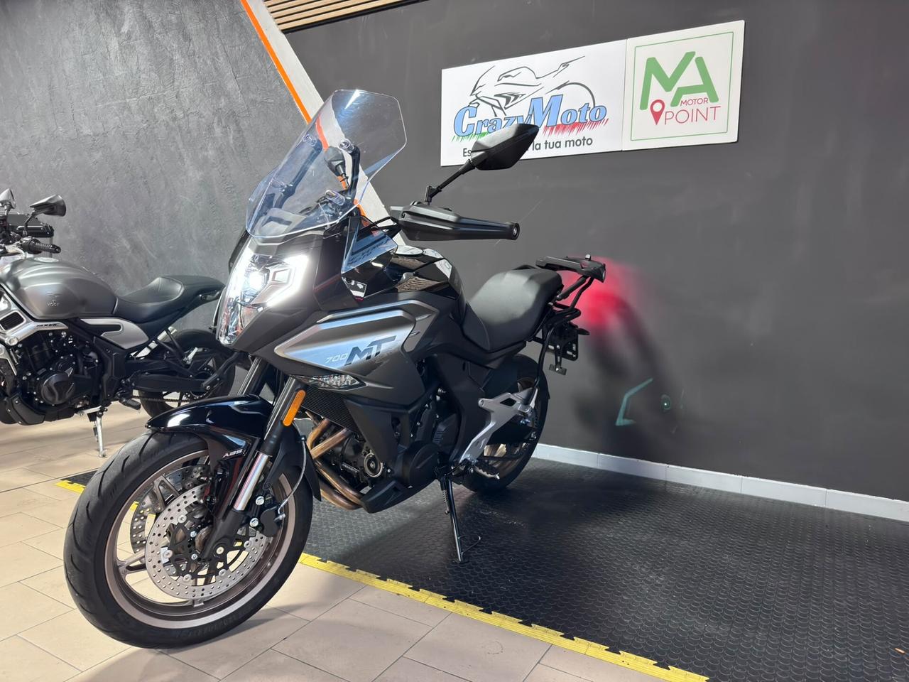 Cf Moto 700MT