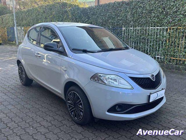 LANCIA Ypsilon 1.0 firefly hybrid Gold ADATTA A NEOPATENTATI