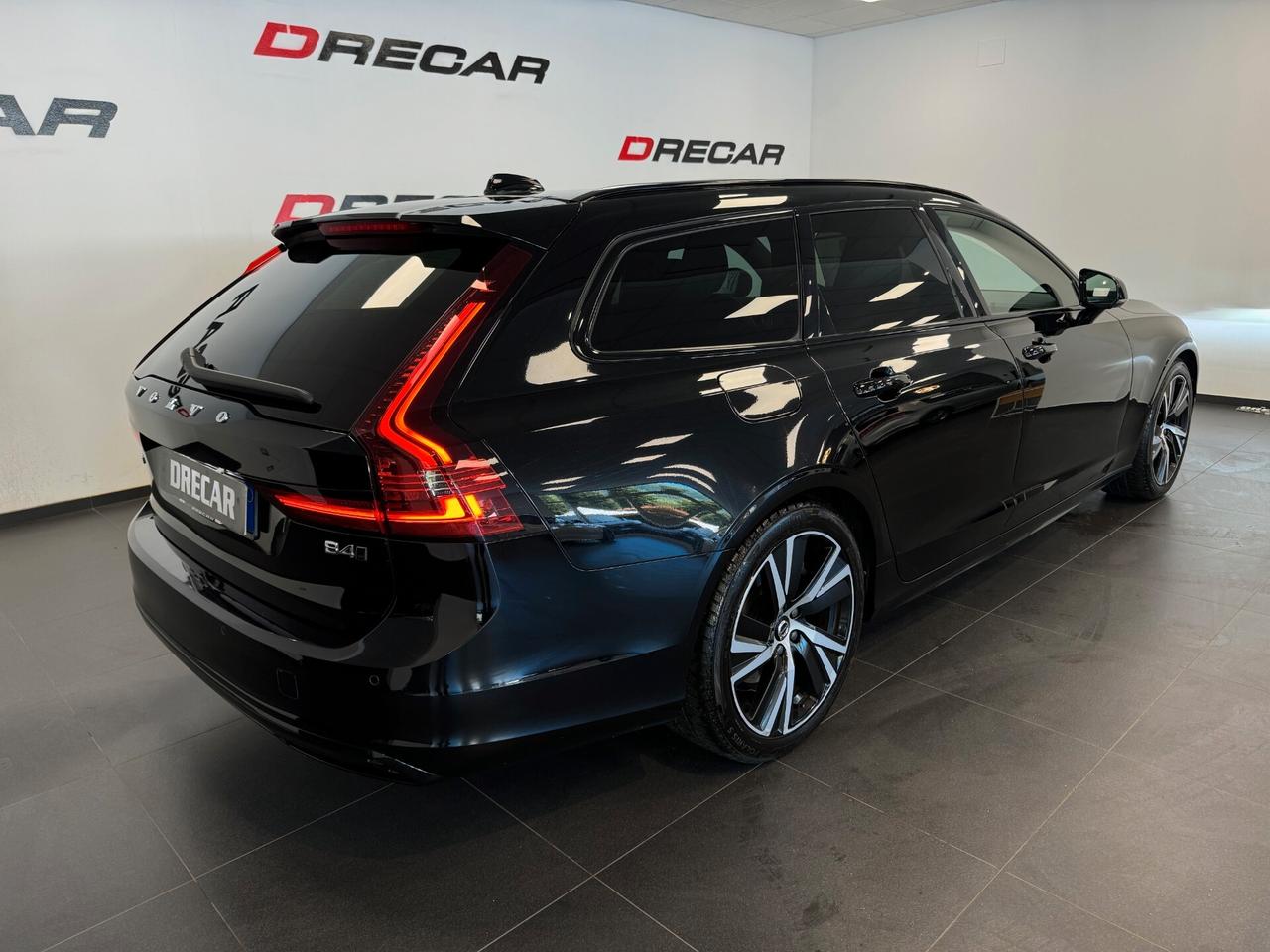 Volvo V90 B4 (d) AWD Geartronic R-Design BLACK PACK 50.000 KM