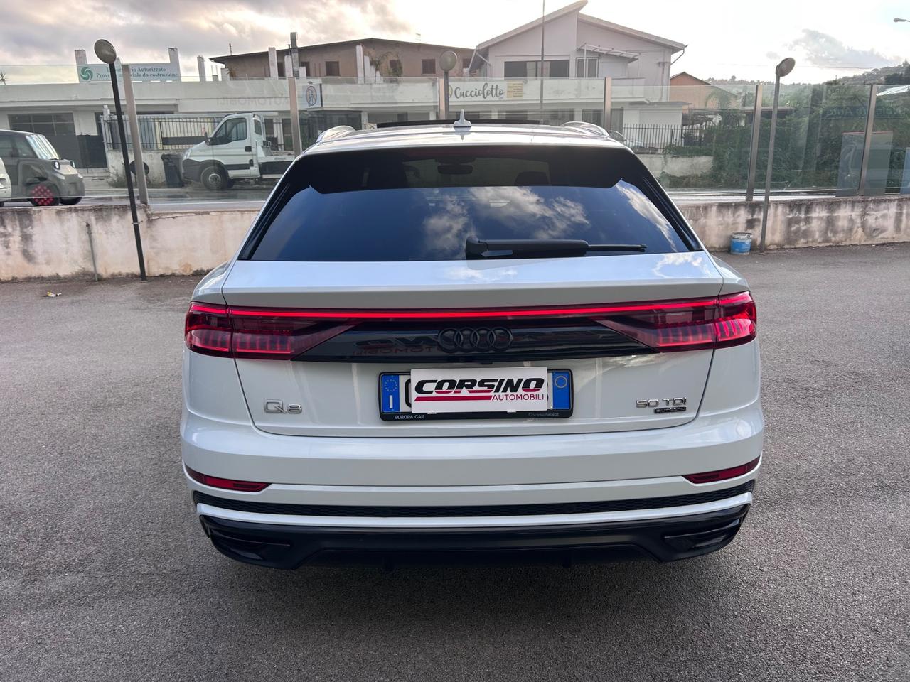 Audi Q8 50 TDI 286 CV quattro S-Line allestimento RS
