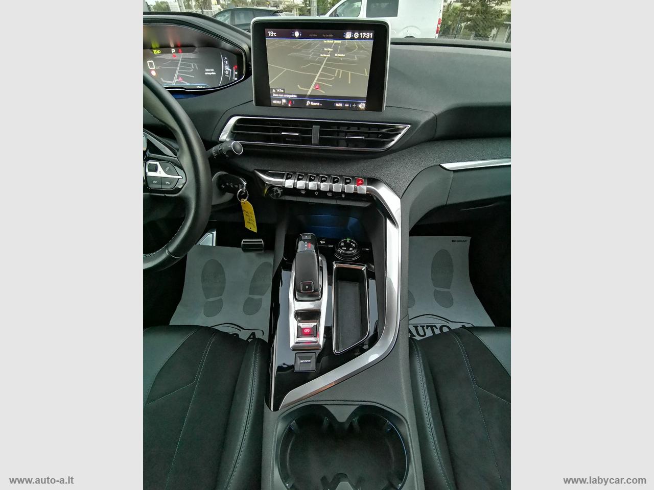 PEUGEOT 5008 BlueHDi 130 S&S EAT8 Crossway