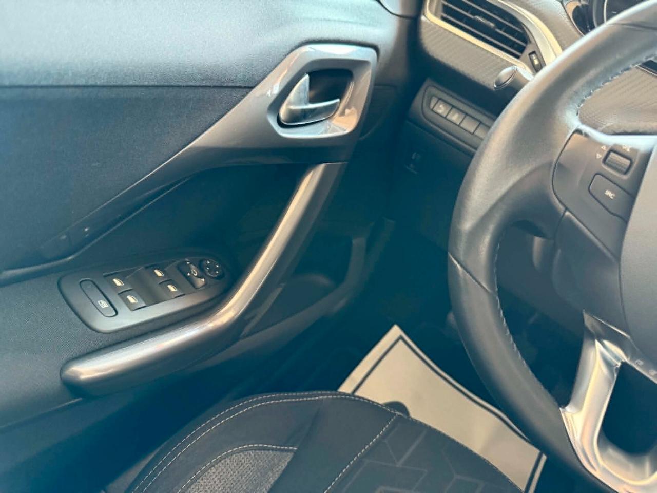 Peugeot 2008 1.2 PureTech 82cv Access NEOPATENTATI