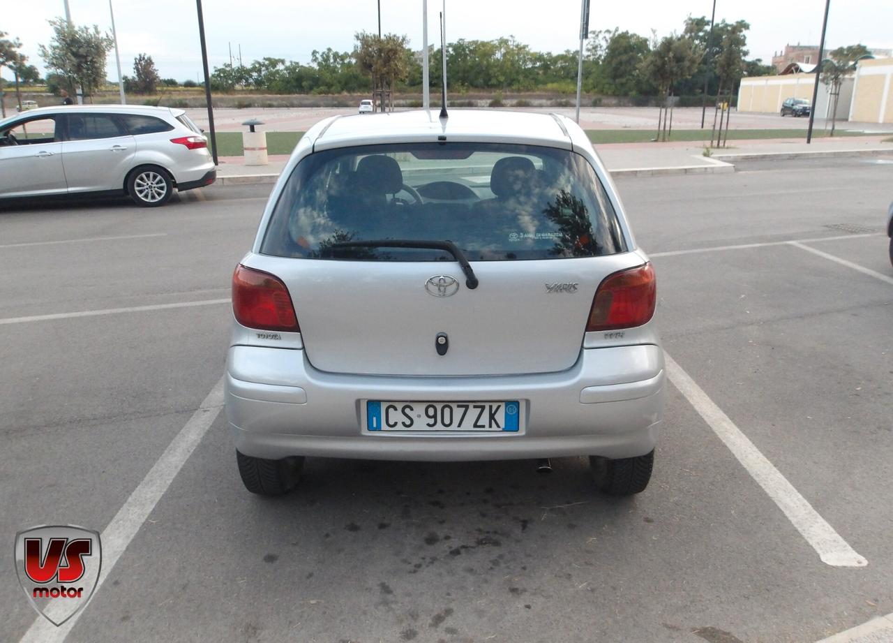 TOYOTA YARIS 1.3 BENZ-2005