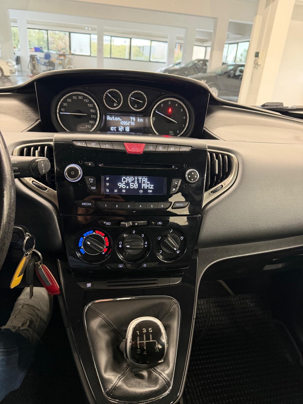 Lancia Ypsilon 1.2 69 CV 5 porte