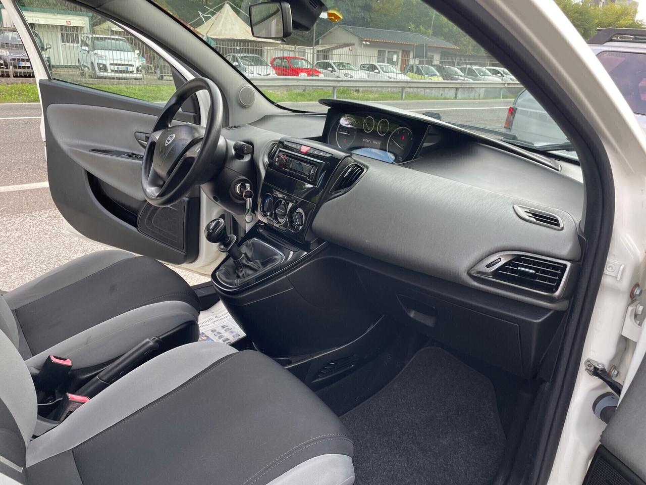 Lancia Ypsilon 0.9 TwinAir 85 CV 5 porte Metano Ecochic Gold