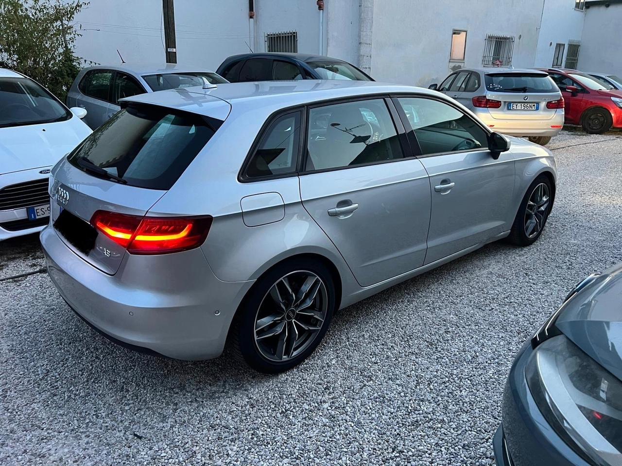 Audi A3 1.6 TDI S tronic Young