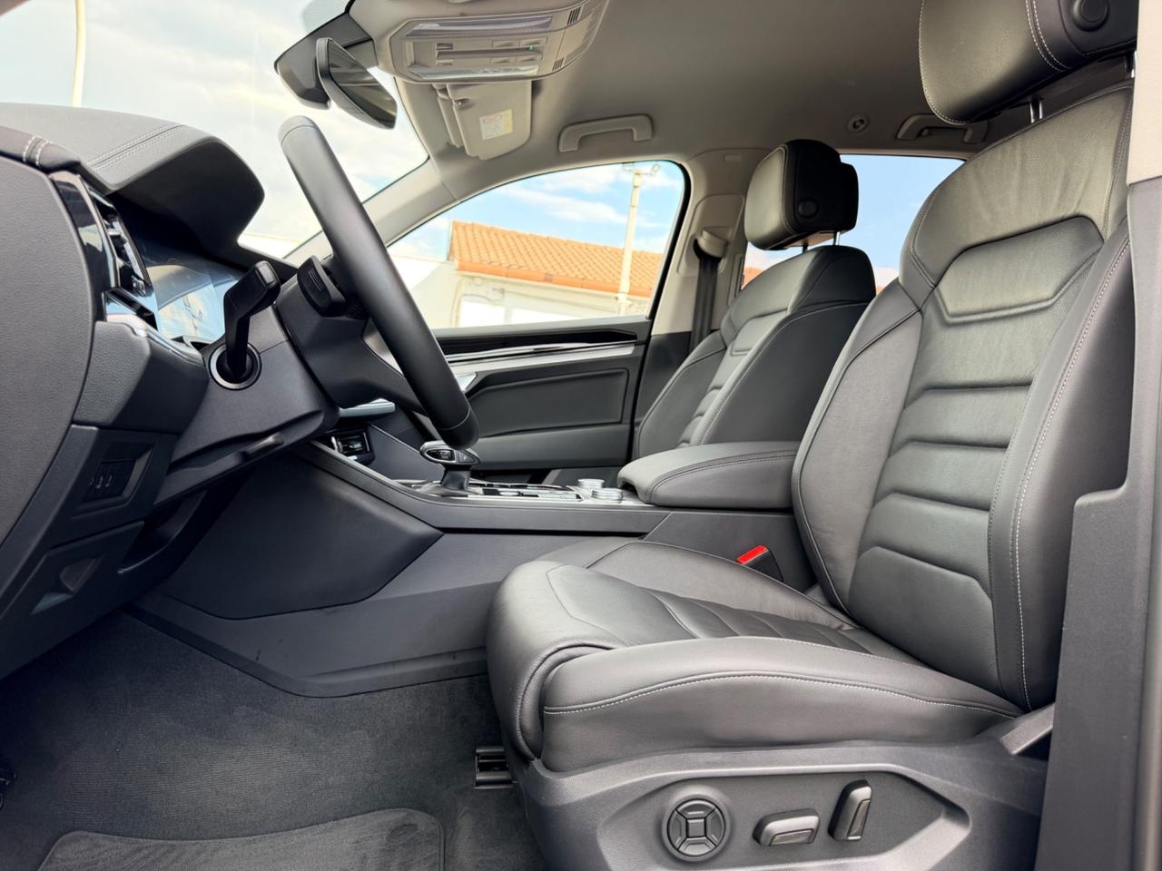 Volkswagen Touareg 3.0 V6 TDI SCR Elegance uni pro