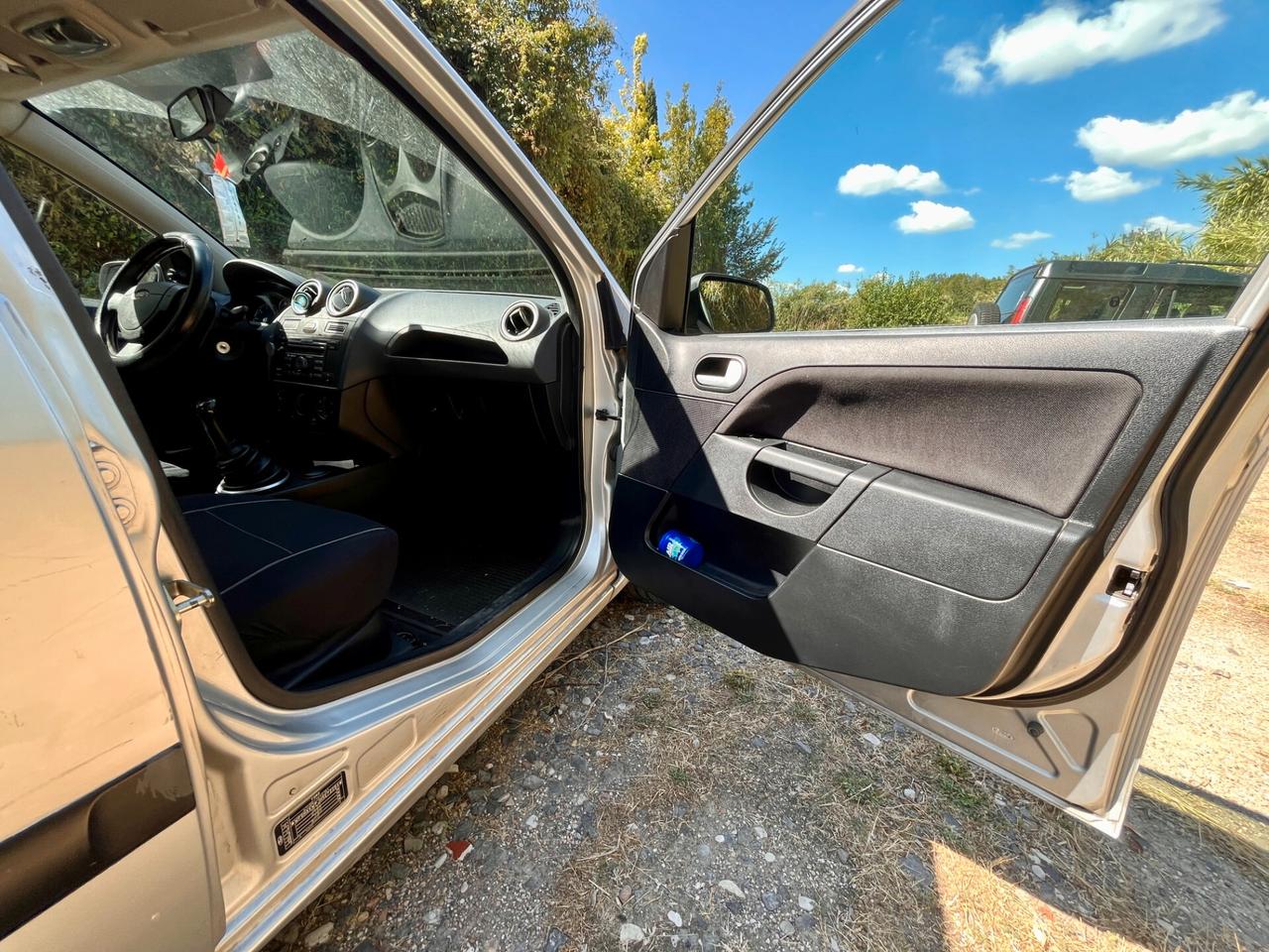 Ford Fiesta 1.2 16V 5p. Ghia