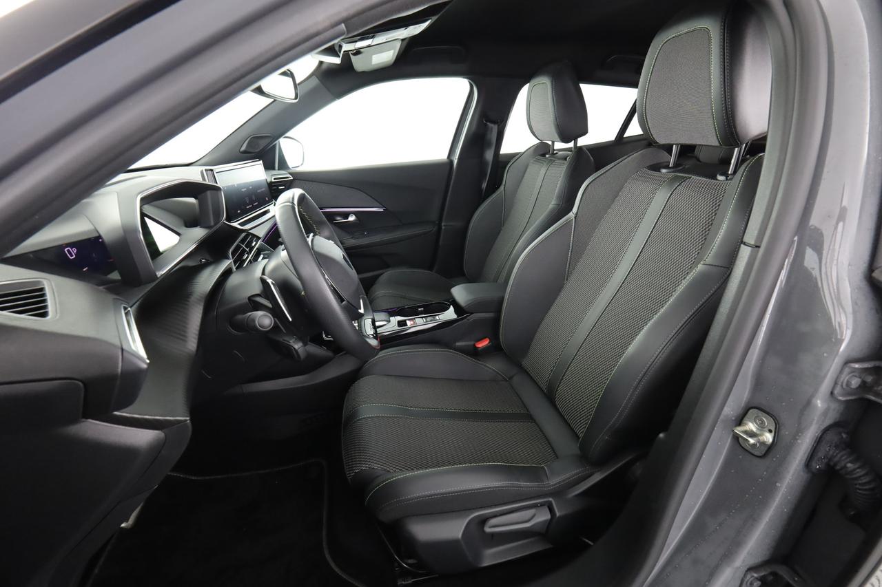 PEUGEOT 2008 2ª serie 2008 Hybrid 136 e-DCS6 GT