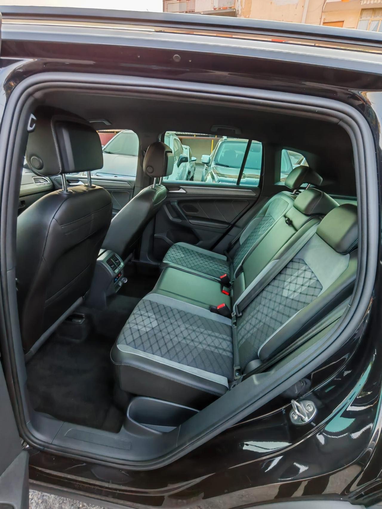 Volkswagen Tiguan 2.0 TDI 150 CV SCR DSG 4MOTION R-Line