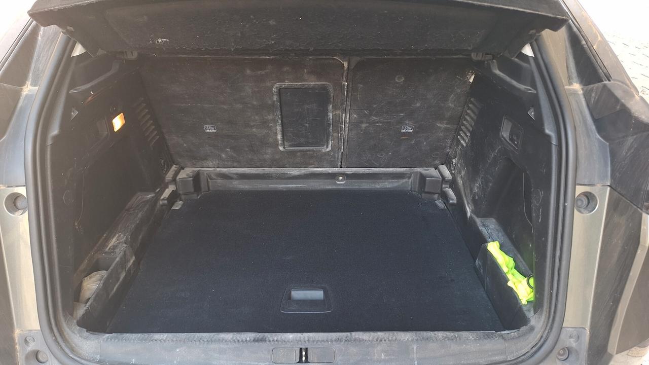 PEUGEOT 3008 1.5 HDI ALLURE