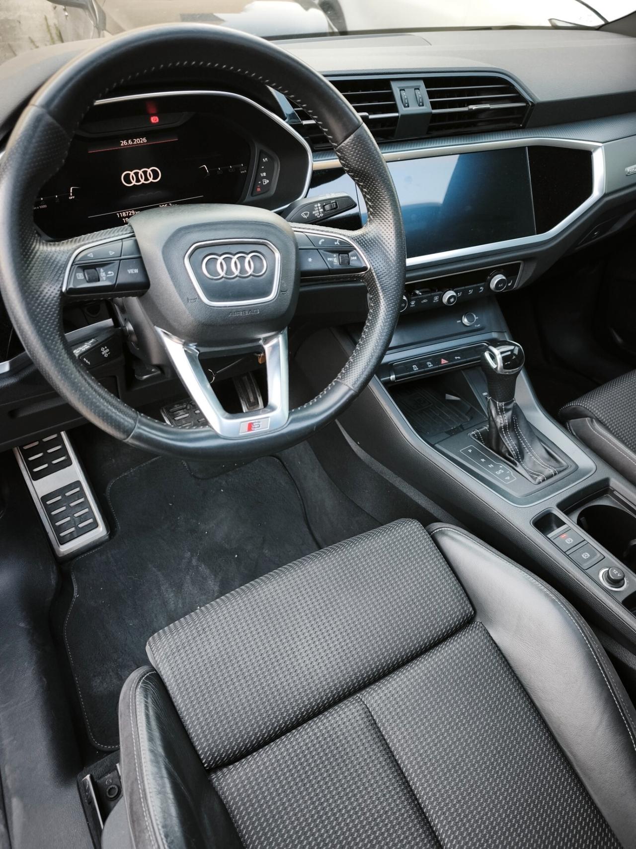 Audi Q3 35 TDI S tronic line edition tetto panoramico