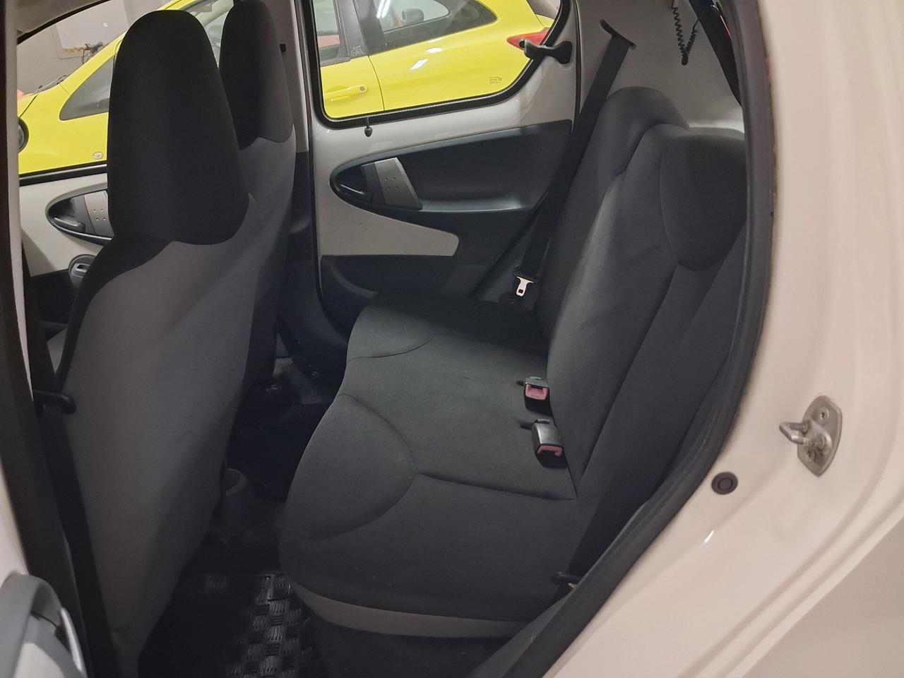 Toyota Aygo 1.0 12V VVT-i 5 porte unico prop 2012