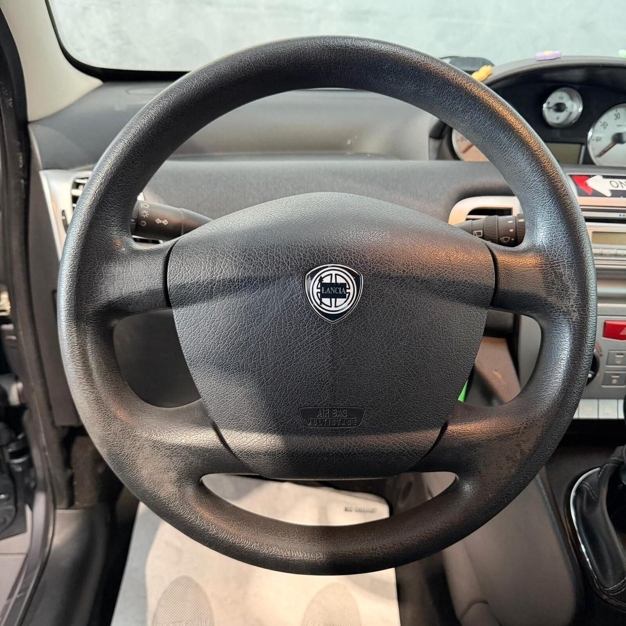 Lancia Ypsilon Benzina Neopatentati