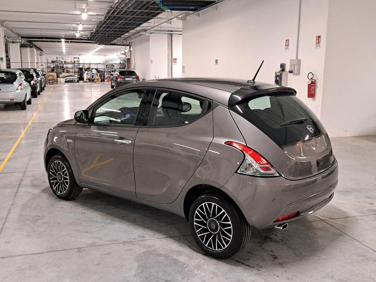 Lancia Ypsilon 1.0 FireFly Hybrid Platino MY'24 Km. 0 (GT648KA)