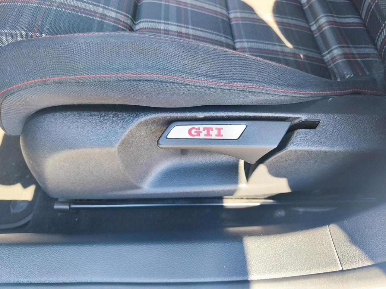 Volkswagen Golf GTI 2.0 TSI DSG 5p.