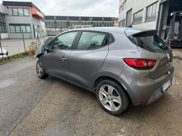 Renault Clio 1.2 75CV 5 porte Live Interni Perfetti – Auto Incidentata