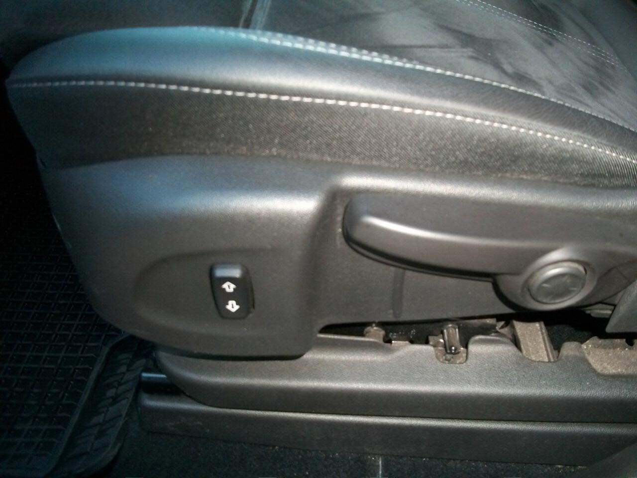 Opel Crossland 1.2 / 12V 110 CV Start&Stop Elegance KM69650 EURO 14990,00 COMPRESO IVA SU FATTURA BI COLORE GARANZIA UN ANNO