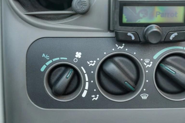 CHRYSLER PT CRUISER LIMITED 2.4 L CABRIOLET - CHR00001