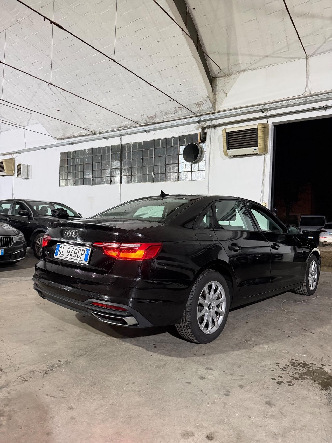 Audi A4 30 TDI/136 CV S tronic line edition