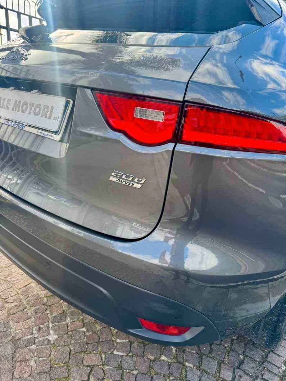 Jaguar F-Pace 2.0 D 180 CV R-Sport