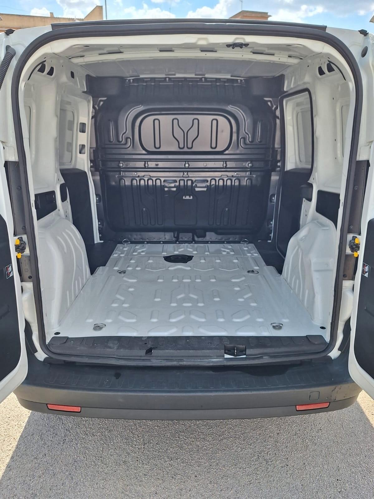 Fiat Doblo 1.6MJT 105CV SS PC-TN Cargo Easy 2023