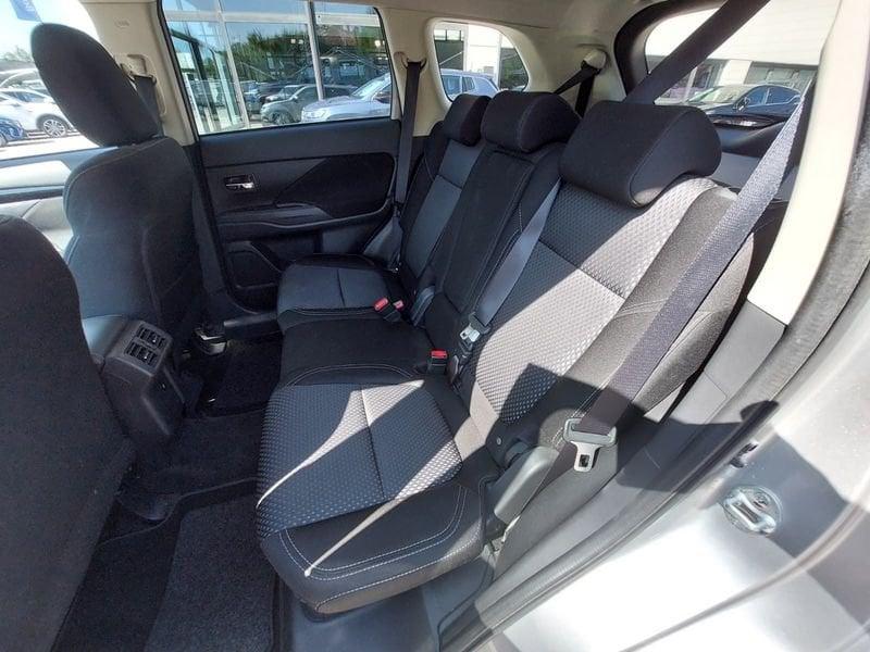 Mitsubishi Outlander Outlander 2.0 4WD GPL Bi-fuel CVT Instyle SDA 7 posti