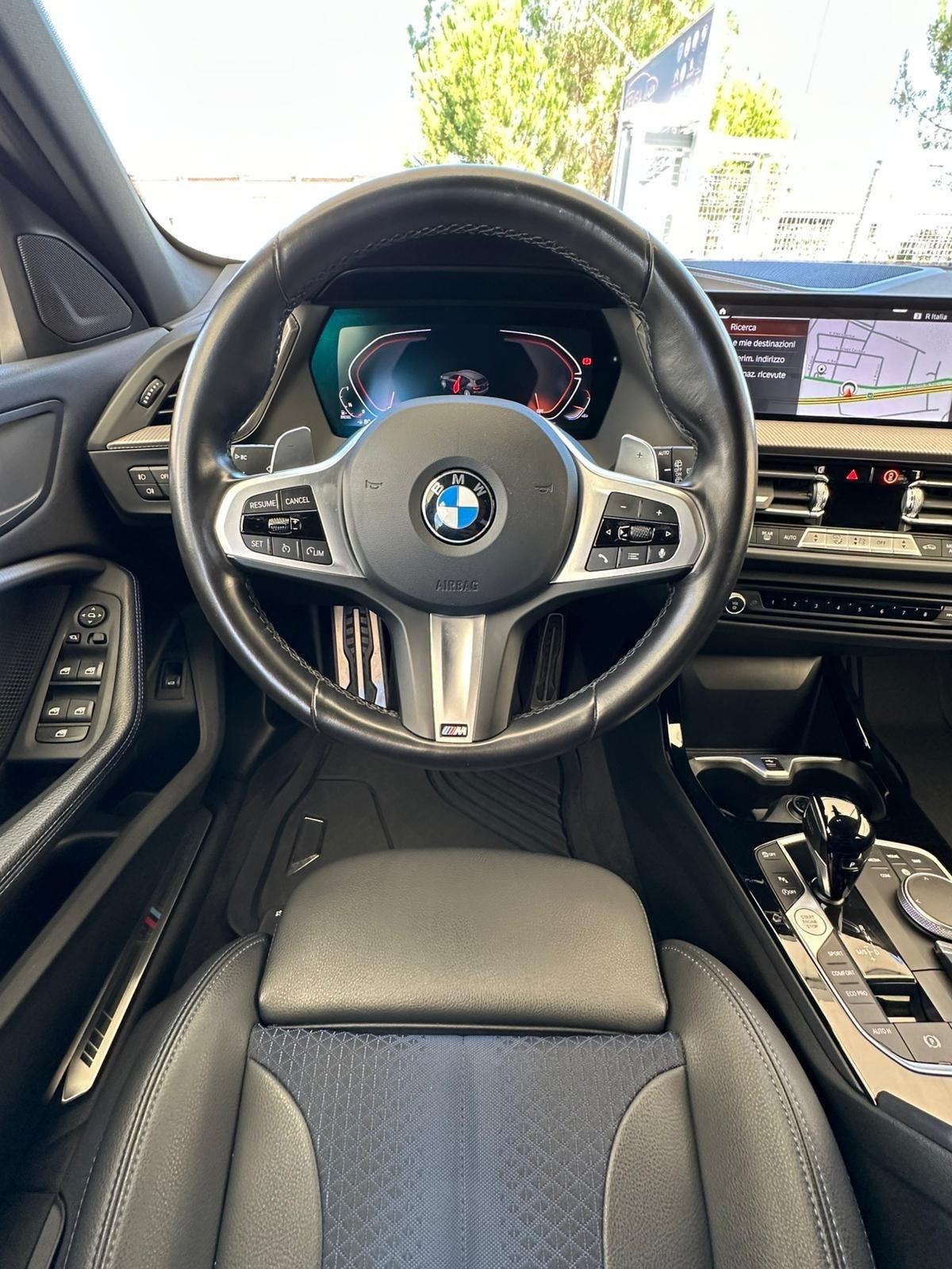 Bmw 118 118d 5p. Msport