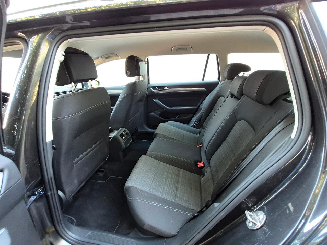 Volkswagen Passat Variant 2.0 TDI SCR EVO DSG Business