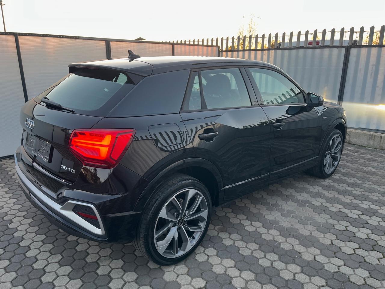 Audi Q2 35 TDI S tronic line Edition