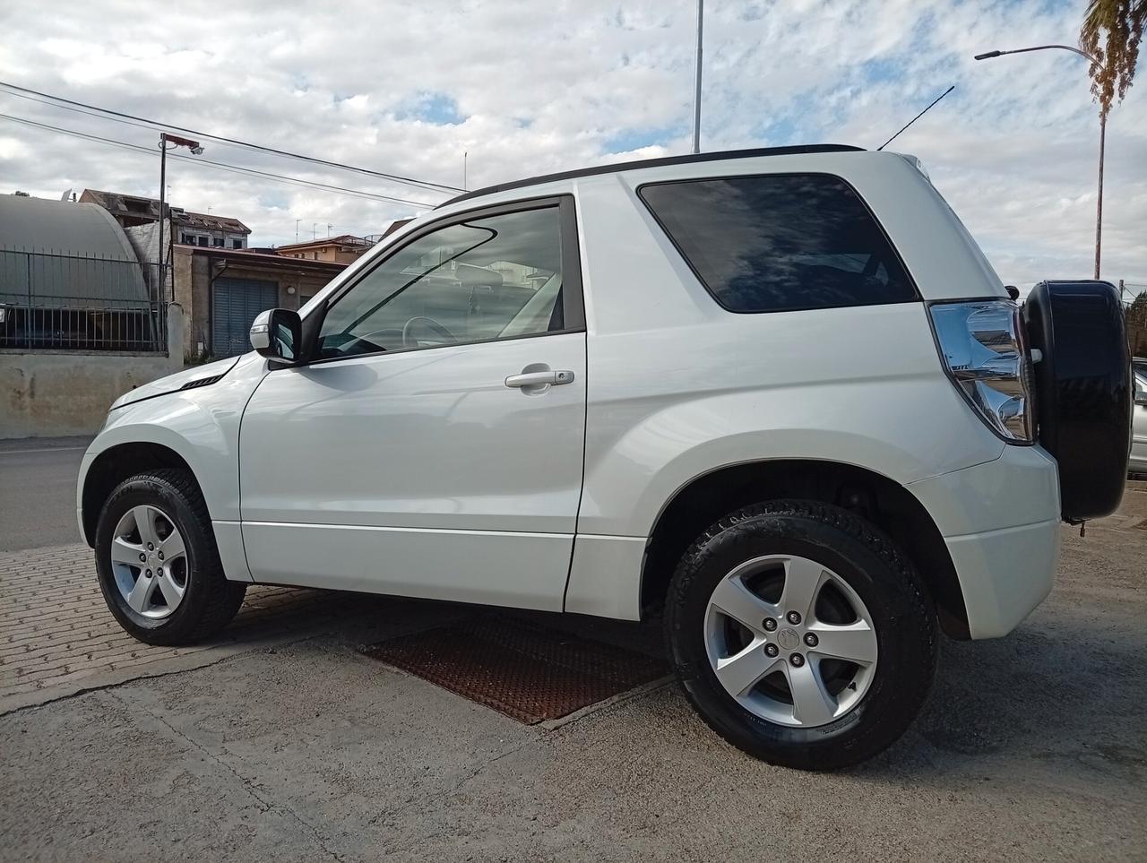 Suzuki Grand Vitara 1.6 16V 3 porte Offroad
