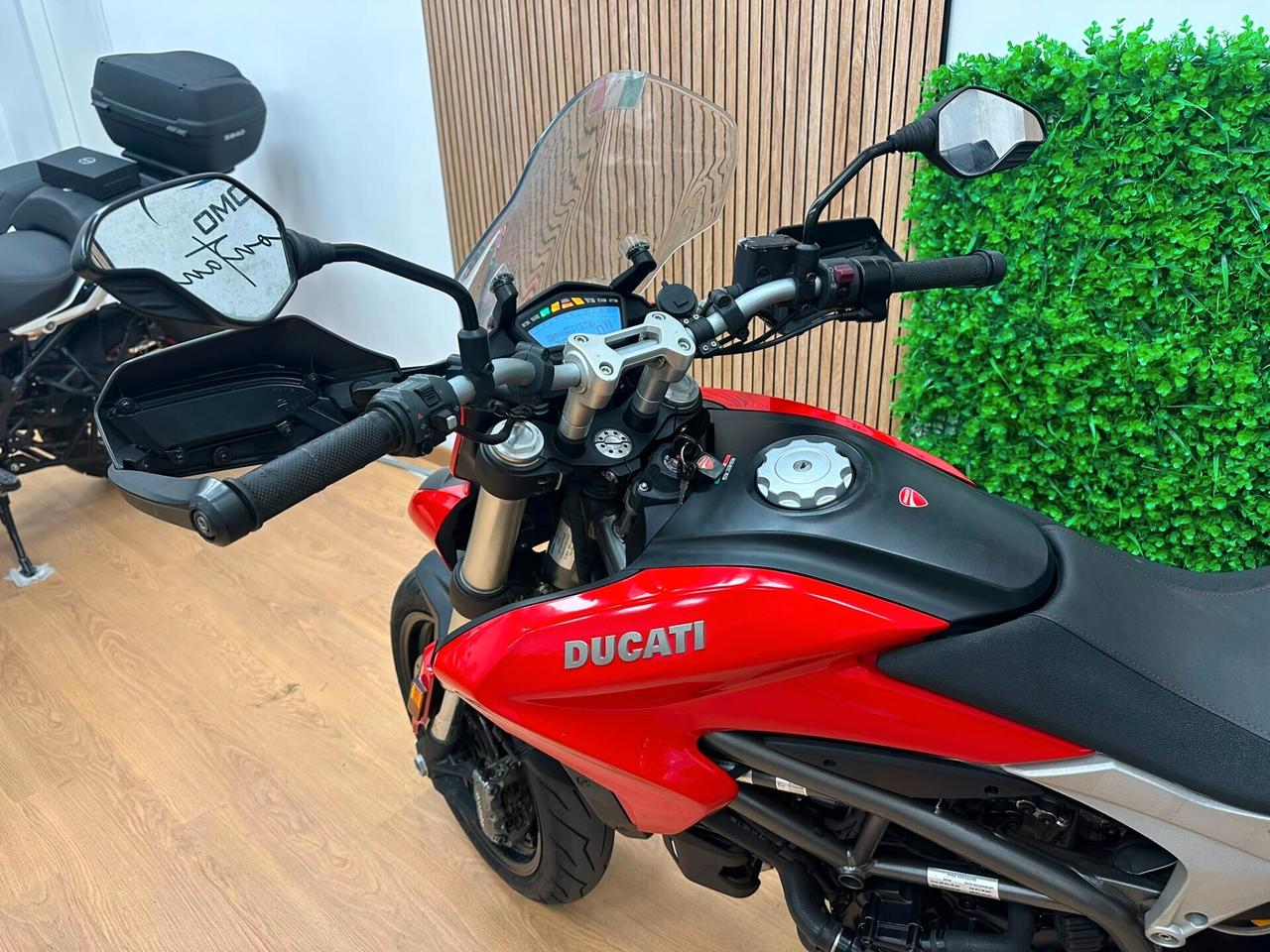 DUCATI HYPERSTRADA 939 / 34.000KM SCARICO AKRAPOVIC