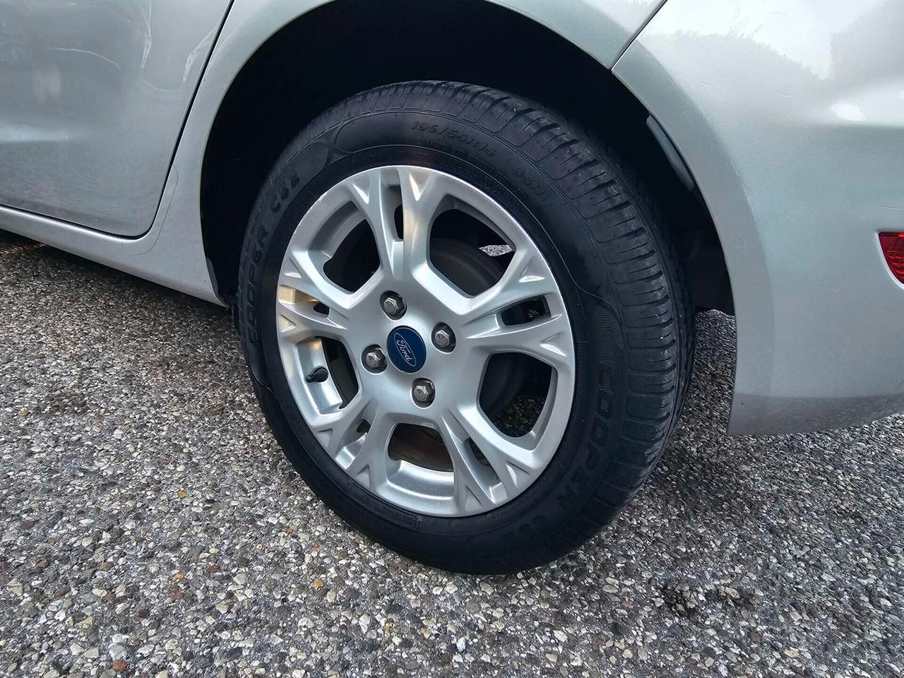 Ford Fiesta 1.4 5p. Bz.- GPL Titanium Neopatentati