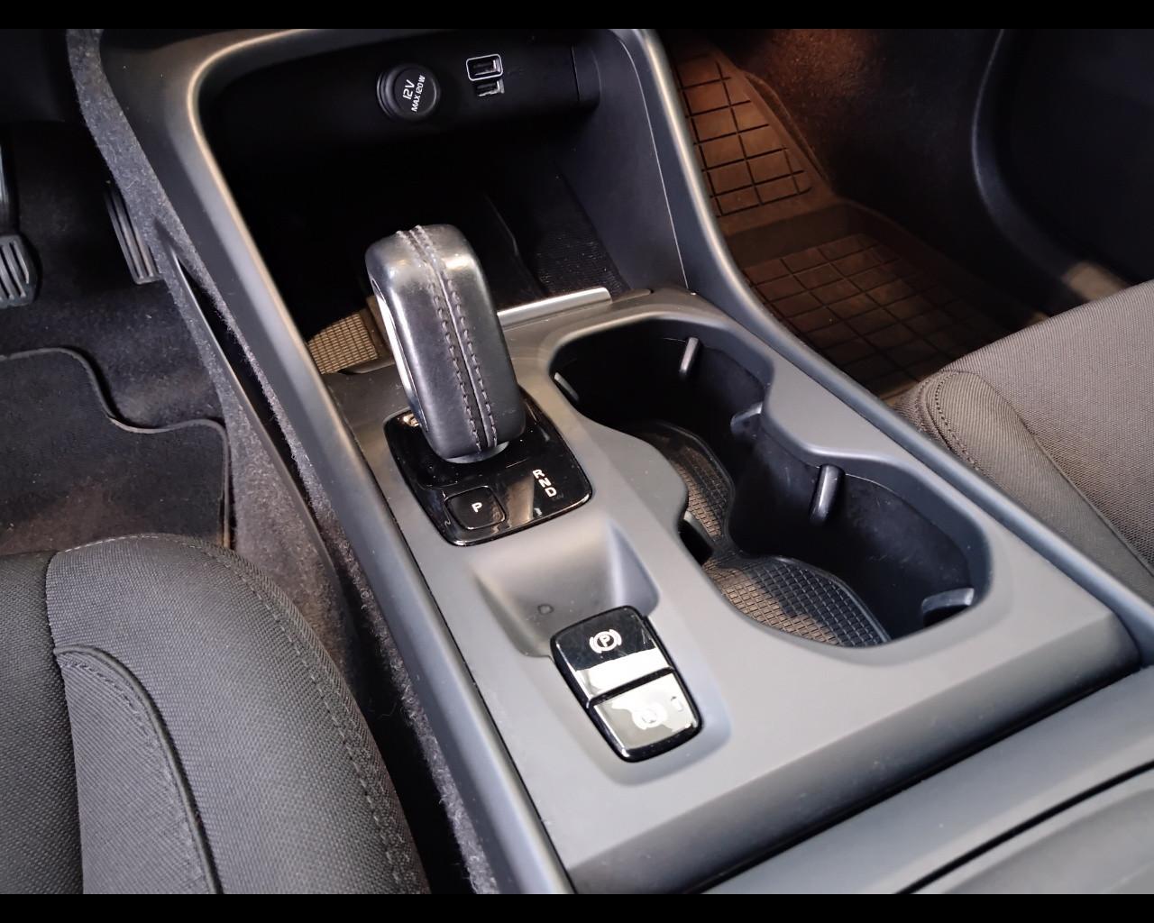 VOLVO XC40 - XC40 1.5 t2 Momentum Pro auto my21
