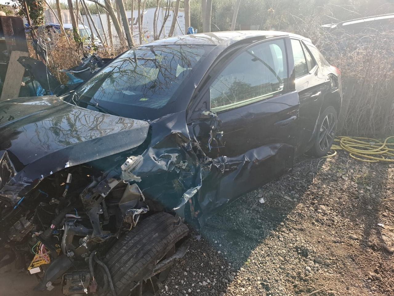 OPEL CORSA 6 SERIE 2024 EURO6E INCIDENTATA