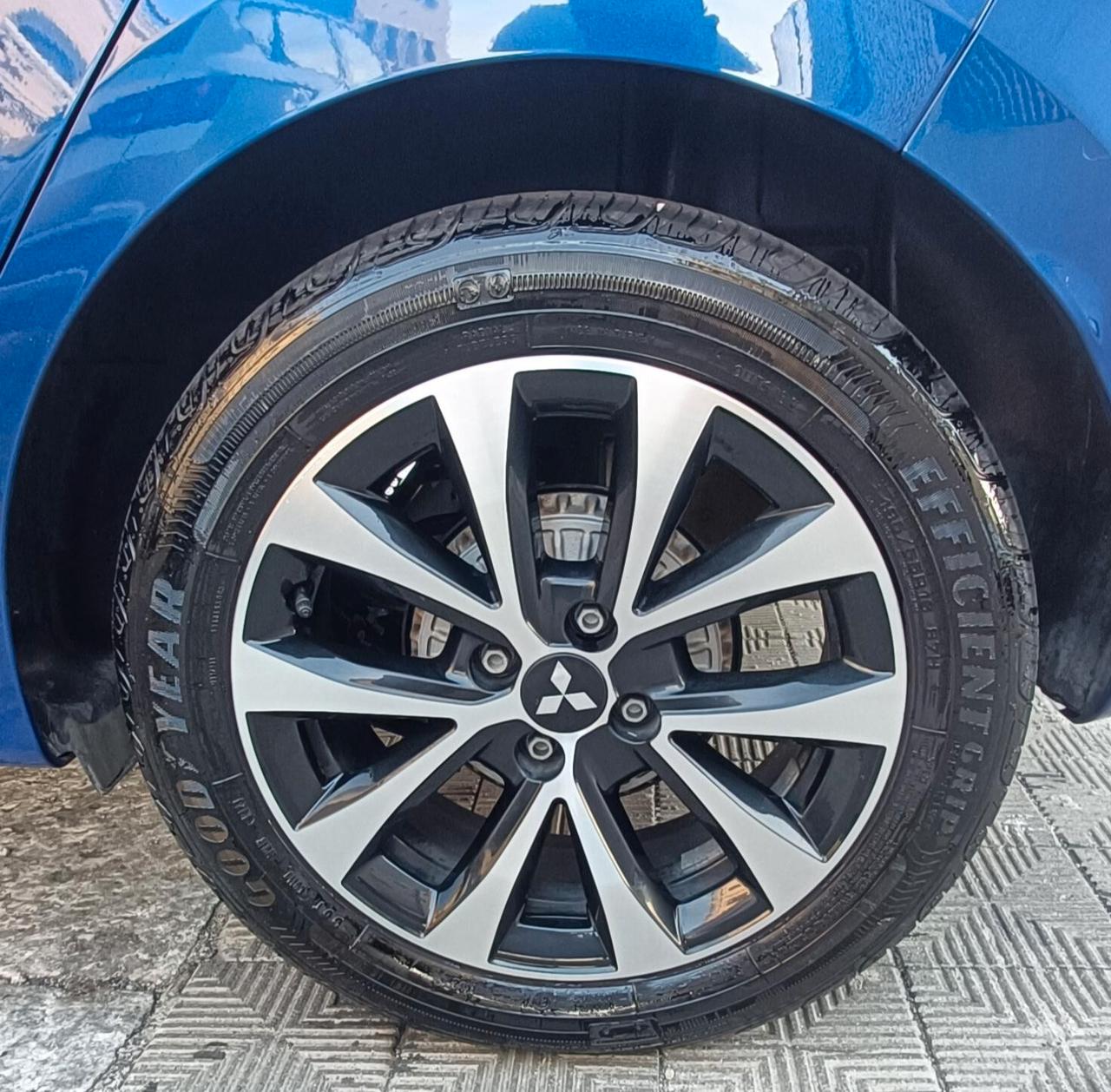 Mitsubishi Colt 1.0L turbo 90 CV Invite