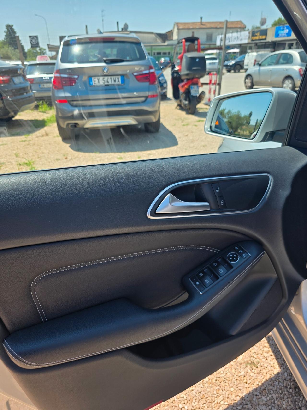 Mercedes-benz B 180 B 180 d Automatic Premium