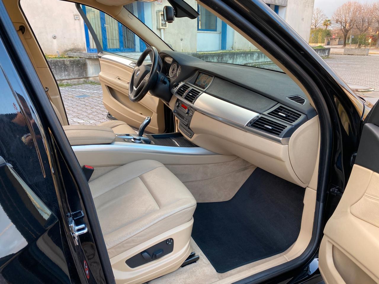 Bmw X5 3.0d 7Posti Gancio Traino Navi