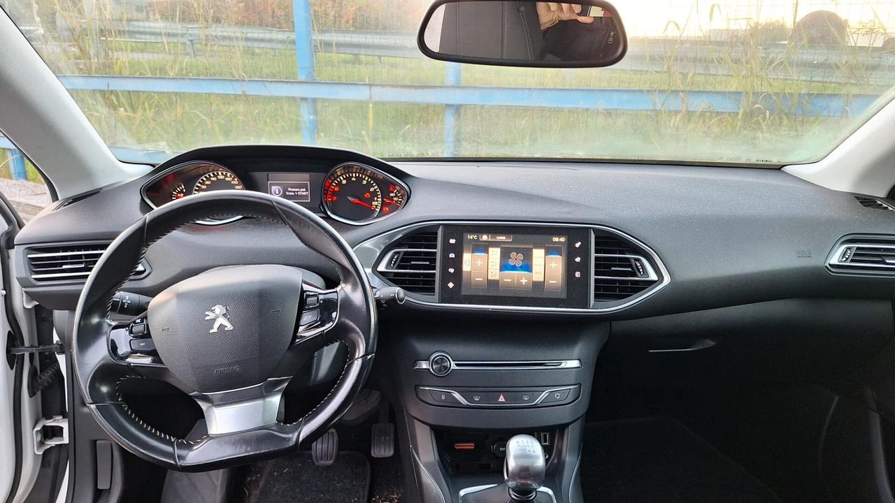 Peugeot 308 1.6bz THP Allure