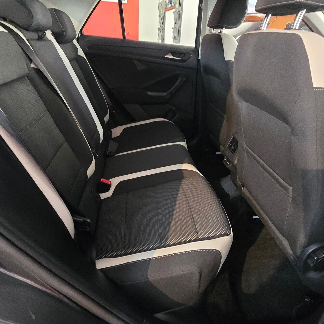 20.000 km - CAMBIO AUTOMATICO - Volkswagen T-Roc 1.5 TSI ACT DSG Advanced Technology