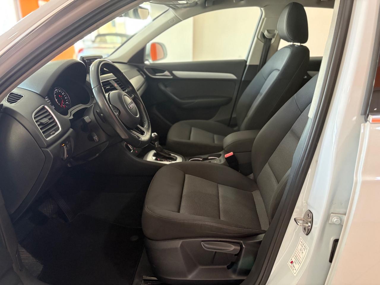 Audi Q3 2.0 TDI 120 CV Sport permuta e finanziamenti