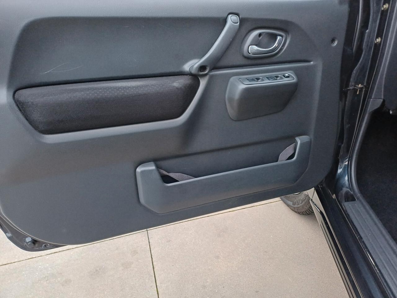 Suzuki Jimny 1.3i 16V cat 4WD