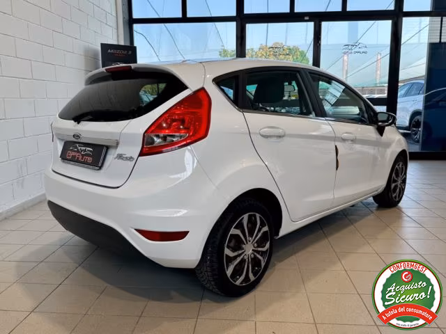FORD Fiesta 1.2 82CV 5p. Titanium *NEOPATENTATI*